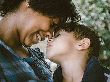 Comment l’autisme affecte-t-il le développement du langage chez les jeunes enfants?