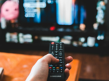 Améliorez les habiletés de compréhension de lecture en regardant la télévision ?