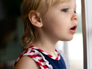 Mon enfant ne parle pas : comment commencer à l’aider dès maintenant
